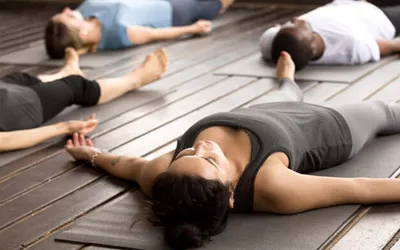 Il rilassamento profondo nello yoga: cos’è, i benefici e come si pratica